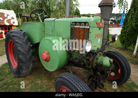 Ursus C-45 - vieux tracteur polonais Banque D'Images