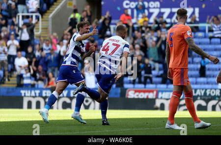 La lecture George Puscas célèbre après avoir marqué son premier but lors de la Sky Bet Championship match au stade Madejski, lecture. Banque D'Images