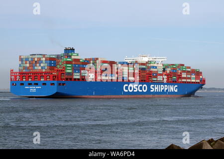 Le porte-conteneurs COSCO Shipping Scorpion va atteindre le port de Rotterdam le 22 mai 2019. Banque D'Images