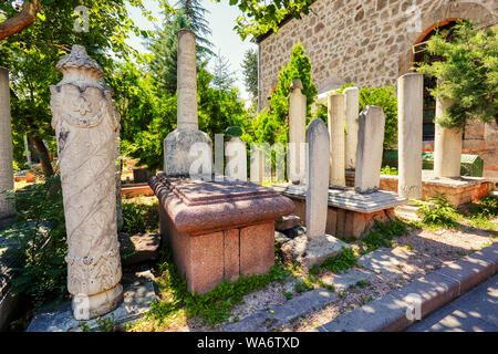 Ottoman historique pierres tombales dans un cimetière à l'Hamamonu, Ankara, Turquie. Banque D'Images