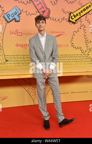 Cologne, Allemagne. 18 août 2019. L'acteur Lukas Rieger vient à la première du film ' ma vie de Lotta - Tous Bingo avec Flamingo ' dans la région de Cinedom Cologne . Le film commence sur 29.08.2019 dans les salles Photo : Horst Galuschka/dpa/Horst Galuschka Crédit photo : dpa dpa alliance/Alamy Live News Banque D'Images