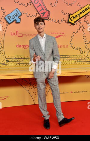 Cologne, Allemagne. 18 août 2019. L'acteur Lukas Rieger vient à la première du film ' ma vie de Lotta - Tous Bingo avec Flamingo ' dans la région de Cinedom Cologne . Le film commence sur 29.08.2019 dans les salles Photo : Horst Galuschka/dpa/Horst Galuschka Crédit photo : dpa dpa alliance/Alamy Live News Banque D'Images