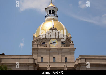 La LOI DU SUD : Palais de l'hôtel de ville dans le centre-ville historique de Savannah, Géorgie. Banque D'Images