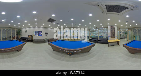 Vue panoramique à 360° de ANSAN, CORÉE DU SUD 4 juillet, 2019 : panorama 360 degrés transparente complète vue de l'intérieur de l'angle de la boutique. Restaurant, fleuriste, salle de billard. VR skybox cont