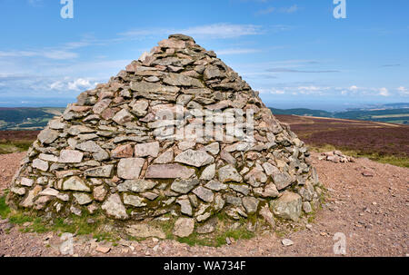 Le Cairn au sommet de Dunkery Beacon - le point le plus élevé de Exmoor, entre Wheddon Cross et Porlock, Somerset Banque D'Images