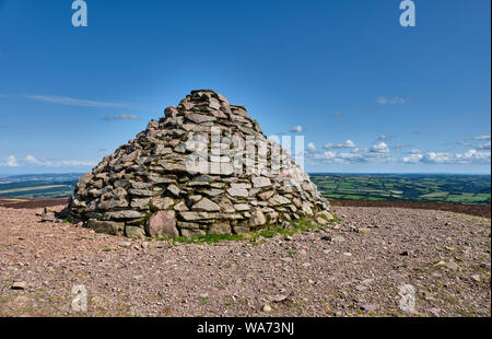 Le cairn au sommet de Dunkery Beacon - le point le plus élevé de Exmoor, entre Wheddon Cross et Porlock, Somerset Banque D'Images