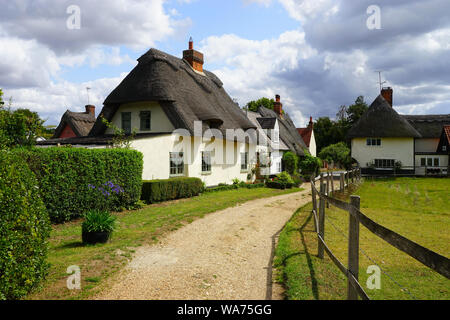 Cottages attrayants à Clavering, Essex Banque D'Images