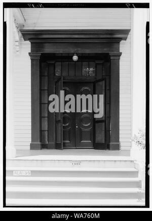 18. Les bâtiments historiques de l'enquête américaine E. W. Russell, photographe, le 7 juin 1935 - L'entrée avant le juge John Bragg House, 1906 Spring Hill Avenue, Mobile, Comté de Mobile, AL Banque D'Images