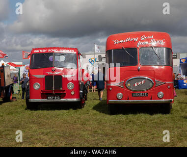 Biggin Hill, Royaume-Uni. 18 août 2019. Biggin Hill Festival de vol s'est poursuivi pour une deuxième journée. Le célèbre Festival de vol à l'aéroport de London Biggin Hill avait des admirables s'affiche. Y ont participé les chasseurs Typhoon de la RAF, Breitling Jet Team et le Battle of Britain Memorial Flight. Douze équipes d'aéronefs multi avec un total de 49 appareils a pris son envol au London's seulement air show. Credit : Keith Larby/Alamy Live News Banque D'Images