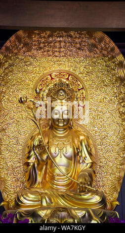 Temple du Bouddha de Jade - Golden Bodhisattva Guan Yin - Shanghai, Chine Banque D'Images