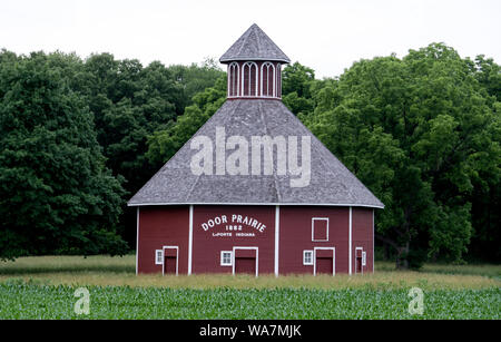 Un décor unique grange est un monument d'époque dans cette petite ville de l'Indiana Banque D'Images