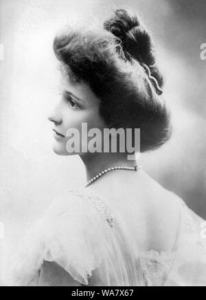 Nancy Astor, Nancy Witcher Langhorne, Vicomtesse Astor Astor, (1879 - 1964) politicien britannique américaine de naissance et la première femme membre du Parlement (MP) à prendre place. 1908 Banque D'Images