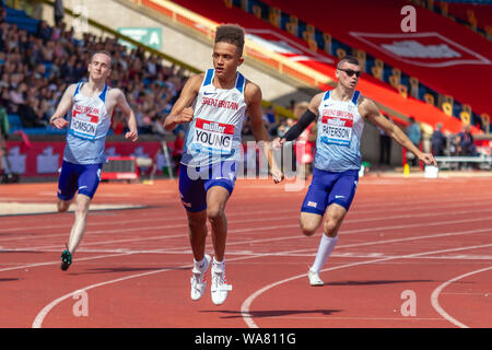 Alexander Thomson, Thomas Young et Ross Paterson de Grande-Bretagne après avoir franchi la ligne d'arrivée lors de la Men's T35 / 38 100 mètres, au cours de la Grand Prix de Birmingham 2019 Müller, à l'Alexander Stadium, Birmingham, Angleterre. Banque D'Images