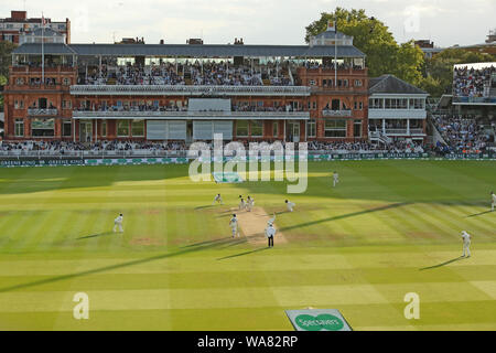 Londres, Royaume-Uni. Août 18, 2019. Une vue générale au cours du 2e Test Match, Specsavers cendres du Lords Cricket Ground, Londres, Angleterre. Credit : España/Alamy Live News Banque D'Images