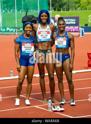 BIRMINGHAM, ANGLETERRE - 18 août : Shelly-Ann Fraser-Pryce (JAM) Shaunae Miller-Uibo Asher-Smith (BAH) Dina (GBR) posent après avoir participé au 200m lors de la Grand Prix de Birmingham Muller & événement IAAF Diamond League à Alexander Stadium le 18 août 2019 à Birmingham en Angleterre. Gary Mitchell/ Alamy Live News Banque D'Images