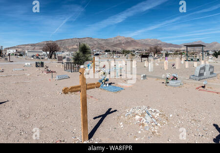 Appelé El Paso's Boot Hill, Concordia Cemetery contient les restes de plus de 60 000 personnes, y compris des soldats buffalo noir (dont les pierres tombales sont visibles ici), les pionniers mormons, les Rangers du Texas, et gunfighters, dont John Wesley Hardin. El Paso, Texas Banque D'Images