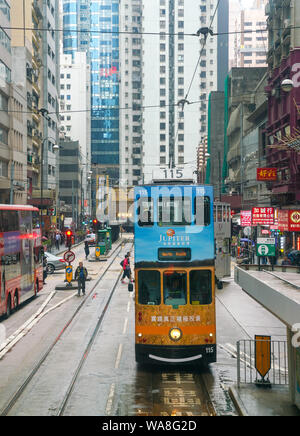 L'île de Hong Kong, Hong Kong-14th March 2019 : Hong Kong tramways ou Ding Ding. Le système de tramway est l'un des premiers transports en commun, ayant ouvert en 1 Banque D'Images