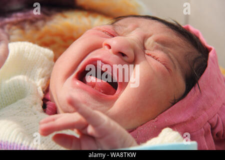New Born Baby crying Banque D'Images