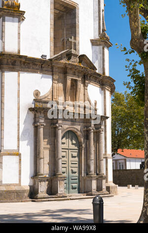 Portugal Vila Nova de Gaia Mosteiro da Serra do Pilar église circulaire monastère 1672 entrée ouest de la caserne militaire d'arbres position stratégique Banque D'Images