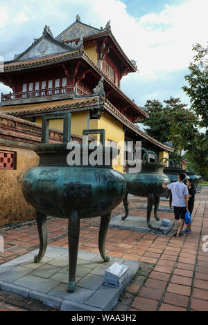 Hue, Vietnam - 19 août : les touristes visitant la Ville Impériale le 19 août 2018 à Hue, Vietnam. Banque D'Images