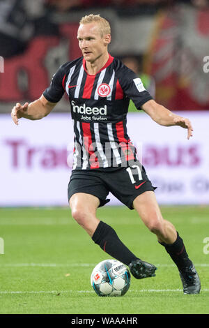 Frankfurt, Deutschland. Août 15, 2019. Sebastian RODE (F) avec la bille, Simple action avec Ball, Action, plein la figure, à la verticale, le soccer de la Ligue Europa, Qualification, 3ème tour, deuxième étape, l'Eintracht Francfort (F) - FC Vaduz (VAD) 1 : 0, le 15.08.2019 à Francfort/Allemagne. Utilisation dans le monde entier | Credit : dpa/Alamy Live News Banque D'Images
