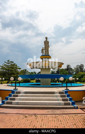 Détail de la fontaine au centre du rond-point 2 kg à côté de l'établissement Radisson Blu Hotel and Convention Centre, Kigali, Rwanda, Afrique de l'Est Banque D'Images