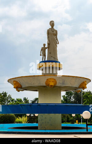 Détail de la fontaine au centre du rond-point 2 kg à côté de l'établissement Radisson Blu Hotel and Convention Centre, Kigali, Rwanda, Afrique de l'Est Banque D'Images