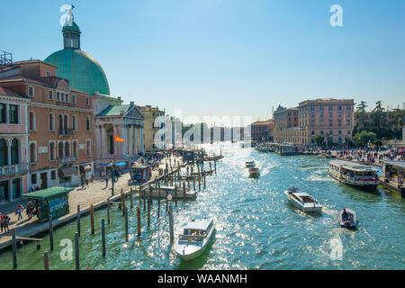 Venise, Italie - 30 Sep 2018 : matin vue du Grand Canal depuis le pont Scalzi Banque D'Images