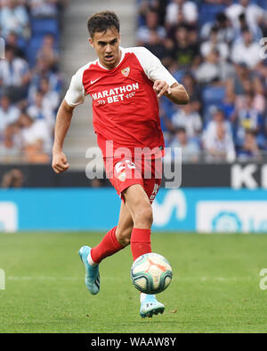 Sergio Reguilon de FC Séville lors du match RCD Espanyol v FC Séville, de LaLiga saison 2019/2019, date 1. RCDE Stadium. Barcelone, Espagne, le 18 août 2019. Banque D'Images