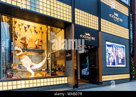 Le Japon, Honshu, Tokyo, Ginza, Coach Store, 30076039 Banque D'Images