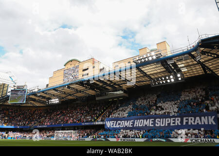 Chelsea fans bienvenue nouveau manager, Frank Lampard - Chelsea v Leicester City, Premier League, Stamford Bridge, Londres, ROYAUME UNI - 18 août 2019 Editorial N'utilisez que des restrictions s'appliquent - DataCo Banque D'Images