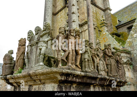 Saint-thégonnec Finistère (29). Calvaire de l'enclos paroissial // France. Saint-thégonnec Finistère (29). L'église paroissiale de Calvaire Banque D'Images