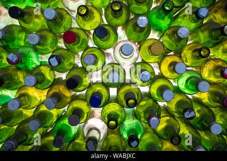 Bouteilles en verre recyclé Banque D'Images