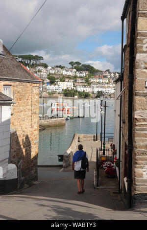 Polruan Quay, et l'au-delà de la rivière Fowey, Cornwall, UK. Parution du modèle Banque D'Images