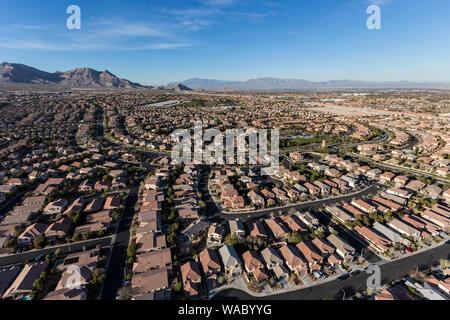 Vue aérienne de Summerlin les rues et les foyers dans la banlieue de Las Vegas, Nevada. Banque D'Images