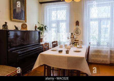 Yekaterinburg, Russie - le 17 janvier 2019 : vintage intérieur d'une maison privée du début du xxe siècle (Musée de Mémorial de P. Bazhov) Banque D'Images