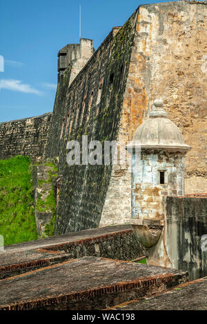 Maison de sentinelle et remparts, château de San Cristobal (1765-1783), Site Historique National de San Juan, San Juan, Puerto Rico Banque D'Images