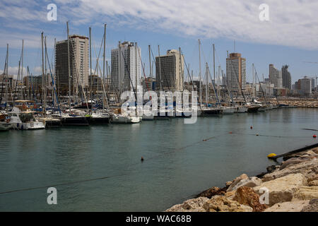 Israël, TEL AVIV -16 Avril 2019 : Marina à Tel Aviv, marina situé dans la partie orientale de la Méditerranée, sur la plage Banque D'Images