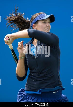 Laura Robson de GBR en action contre Madison Brengle des USA à Aegon 2016 International, Eastbourne, Angleterre - Dimanche, 19 juin, 2016. Crédit photo : Banque D'Images