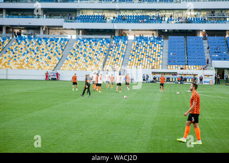 Lviv, Ukraine - le 18 août 2019 : session de formation d'avant-match Shakhtar joueurs pendant le match de championnat ukrainien entre Shakhtar Donetsk vs Lviv, Banque D'Images