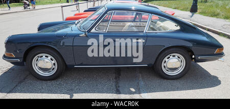 TURIN, ITALIE - circa 2019 JUIN : voiture Porsche 911 Banque D'Images