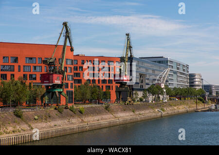 Duisburg, Innenhafen, bâtiment de bureaux, bâtiment en brique, Landesarchiv NRW, Banque D'Images