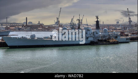 Destroyer Type 42 en attente d'être mis au rebut Banque D'Images