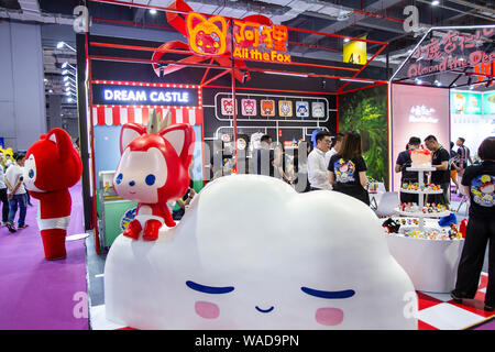 Ali le Fox de la Chine apparaît en Chine Licensing Expo 2019 au National Exhibition and Convention Centre, à Shanghai, Chine, le 24 juillet 2019. Chine Li Banque D'Images