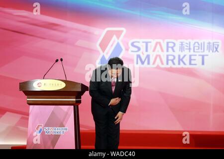 Hongyuan Huang, Bourse de Shanghai président, assiste à la cérémonie d'inscription du premier lot d'entreprises sur le marché de l'ESS à Shanghai, Chi Banque D'Images
