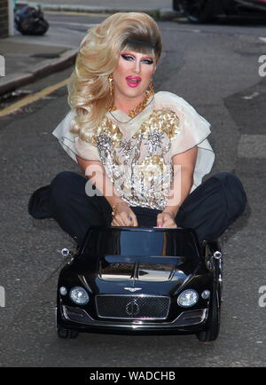 Londres, Royaume-Uni. Août 19, 2019. Jodie dures à la célébrité Cast House Party de lancement pour la nouvelle série de MTV Cribs UK, avant premiere série, à Sizona Londres. Credit : SOPA/Alamy Images Limited Live News Banque D'Images