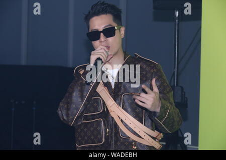 L'acteur et chanteur taïwanais Nick Chou assiste à un ventilateur partie pour new EP "What A Life" à Taipei, Taiwan, le 24 juillet 2019. Banque D'Images