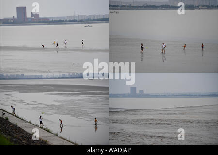 Ce composite photo montre les touristes jouant près d'une barrière sur les rives de la rivière Qiantang à Hangzhou, ville de l'est de la Chine dans la province du Zhejiang, le 8 juillet 201 Banque D'Images