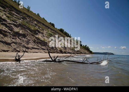 Empire, Michigan, USA. Août 19, 2019. Août 19, 2019, Empire, Michigan, United States ; Le Sleeping Bear Dunes National Lakeshore est situé dans la partie nord-ouest de la péninsule inférieure du Michigan. La rive est du lac Michigan a créé 400 pieds de hauteur des dunes de sable et des forêts denses, créé après la fonte des glaciers de la dernière époque glaciaire laissant la topographie diversifiée autour de l'Empire, au Michigan. Credit : Ralph Lauer/ZUMA/Alamy Fil Live News Banque D'Images
