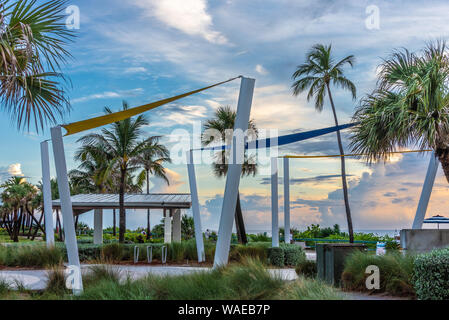 Lever du soleil à Lake Worth Beach sur l'île de Palm Beach dans Lake Worth, en Floride. (USA) Banque D'Images